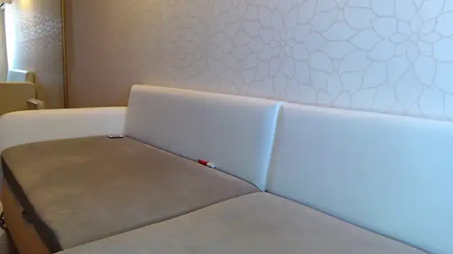 Snapshot of LeggyLover90 chatting on 02-18-25, 12:06 LeggyLover90 online show from 02-18-25, 12:06