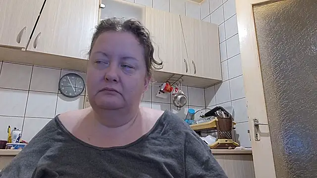 Snapshot of melissaBlessing chatting on 09-25-25, 01:55 melissaBlessing online show from 09-25-25, 01:55