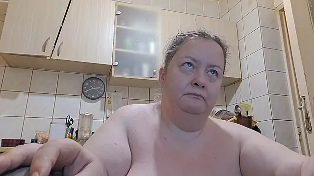 Snapshot of melissaBlessing chatting on 05-07-26, 11:41 melissaBlessing online show from 05-07-26, 11:41