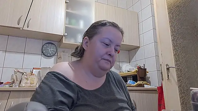 Snapshot of melissaBlessing chatting on 10-12-25, 02:13 melissaBlessing online show from 10-12-25, 02:13