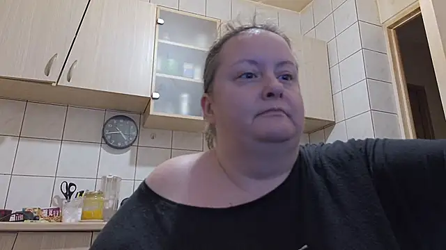 Snapshot of melissaBlessing chatting on 01-06-26, 02:37 melissaBlessing online show from 01-06-26, 02:37