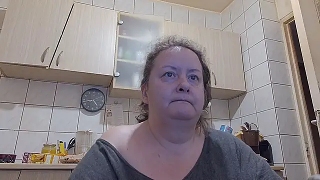 Snapshot of melissaBlessing chatting on 12-19-25, 02:37 melissaBlessing online show from 12-19-25, 02:37