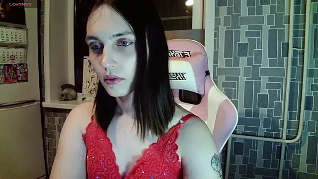 Snapshot of BlackHe4rts_ chatting on 12-21-24, 06:44 BlackHe4rts  online show from 12-21-24, 06:44