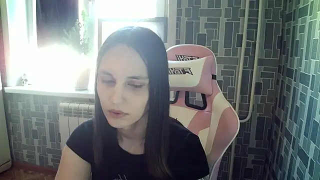 Snapshot of BlackHe4rts_ chatting on 03-19-25, 04:57 BlackHe4rts  online show from 03-19-25, 04:57