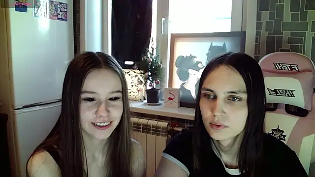 Snapshot of BlackHe4rts_ chatting on 01-13-25, 10:03 BlackHe4rts  online show from 01-13-25, 10:03