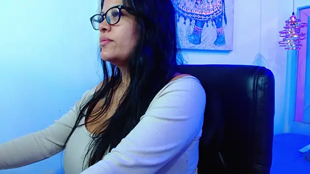 Snapshot of violletha chatting on 04-23-26, 12:11 violletha online show from 04-23-26, 12:11