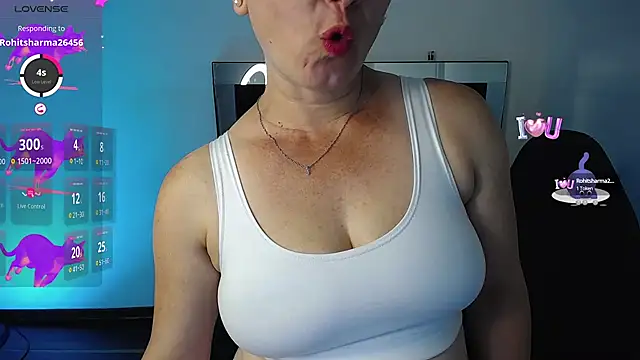 Snapshot of milly_sanchez chatting on 03-09-25, 10:19 milly sanchez online show from 03-09-25, 10:19