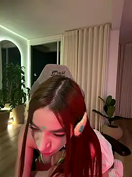 carolynnetrujillo online show from 12-16-25, 01:54