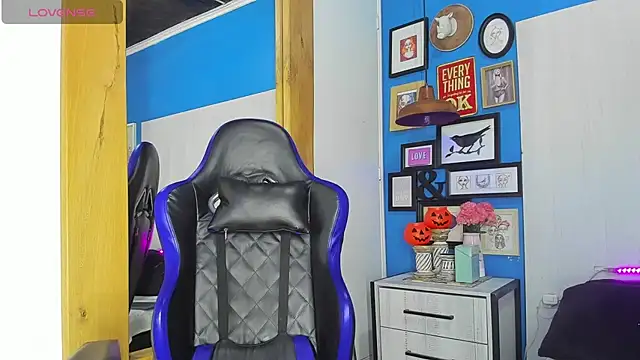 Drake Nassir4 online show from 10-31-25, 09:54