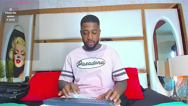 Snapshot of Drake_Nassir4 chatting on 02-11-26, 02:06 Drake Nassir4 online show from 02-11-26, 02:06