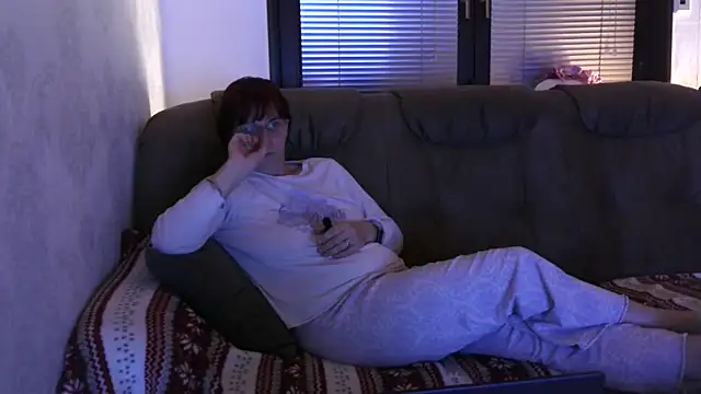 katja199034 online show from 11-12-25, 09:40