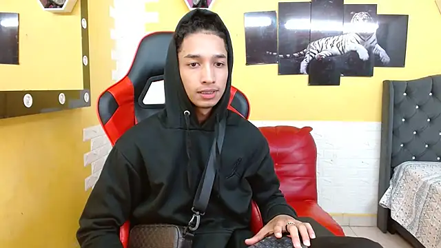 jose sexycumm online show from 10-09-25, 07:25