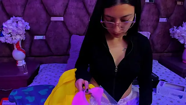 Snapshot of Katty_Queen chatting on 07-19-26, 12:46 Katty Queen online show from 07-19-26, 12:46
