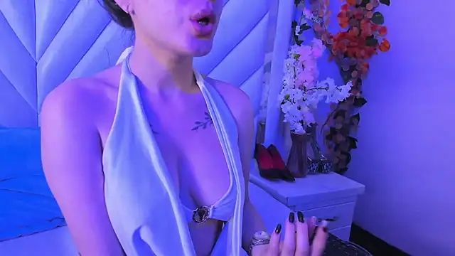 Snapshot of Katty_Queen chatting on 07-26-26, 06:37 Katty Queen online show from 07-26-26, 06:37