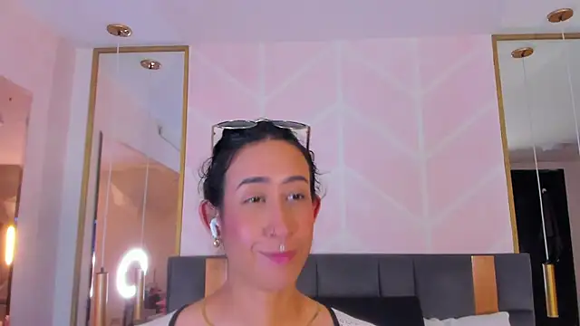 GabyPetit online show from 11-10-25, 08:14