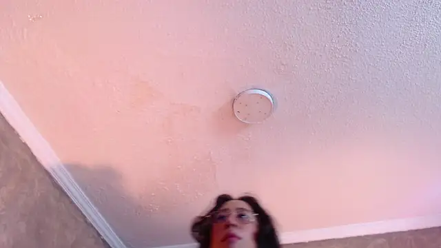 Snapshot of GabyPetit chatting on 02-25-25, 11:04 GabyPetit online show from 02-25-25, 11:04