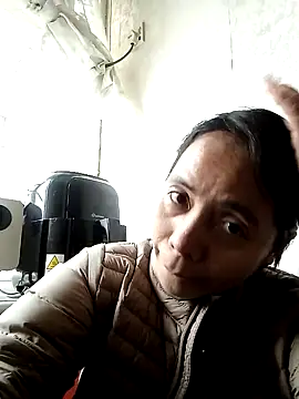 Snapshot of doggiepossession chatting on 02-19-25, 02:01 doggiepossession online show from 02-19-25, 02:01