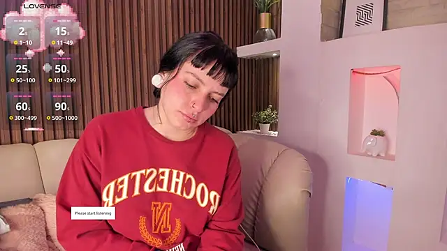 Snapshot of Lucy_Smith2 chatting on 09-15-25, 07:36 Lucy Smith2 online show from 09-15-25, 07:36