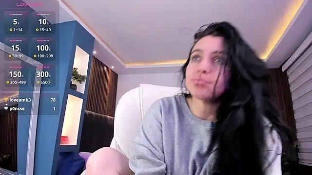 Snapshot of Lucy_Smith2 chatting on 02-07-25, 07:07 Lucy Smith2 online show from 02-07-25, 07:07