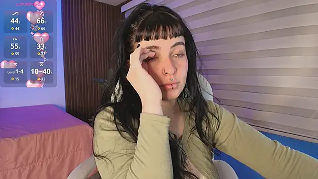 Snapshot of Lucy_Smith2 chatting on 10-07-25, 07:48 Lucy Smith2 online show from 10-07-25, 07:48