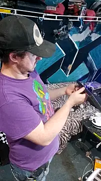 Boo-boo kittyfux online show from 12-14-25, 05:29