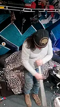 Boo-boo kittyfux online show from 12-15-25, 09:37