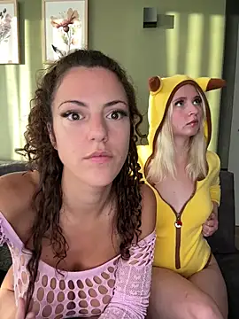 Snapshot of OliviaOcean69 chatting on 10-06-25, 04:08 OliviaOcean69 online show from 10-06-25, 04:08