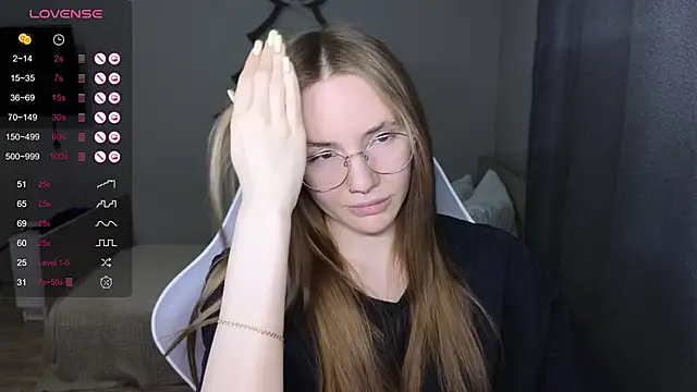 Snapshot of littlevildevil chatting on 02-03-26, 10:53 littlevildevil online show from 02-03-26, 10:53