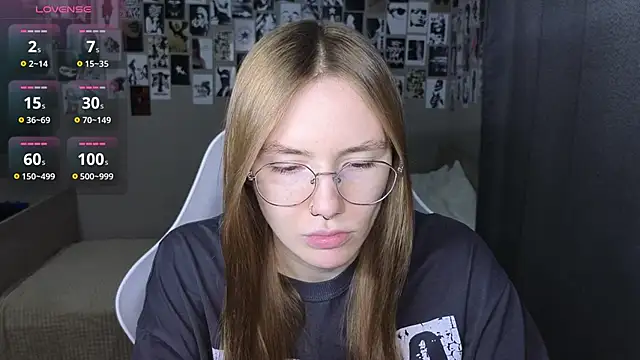 Snapshot of littlevildevil chatting on 02-21-26, 11:12 littlevildevil online show from 02-21-26, 11:12