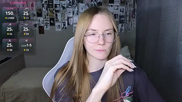 Snapshot of littlevildevil chatting on 02-23-26, 11:00 littlevildevil online show from 02-23-26, 11:00