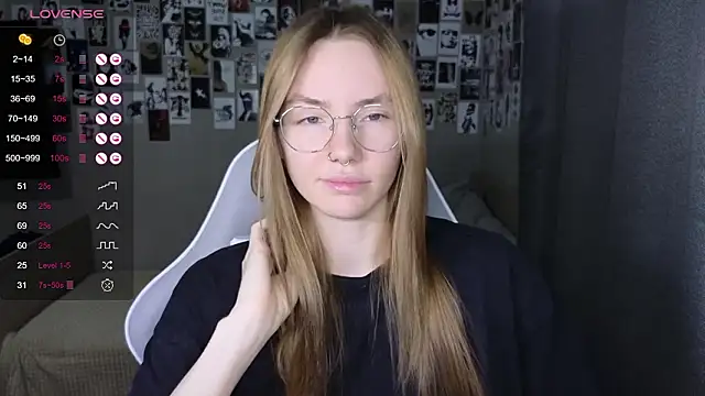 Snapshot of littlevildevil chatting on 03-03-26, 05:58 littlevildevil online show from 03-03-26, 05:58