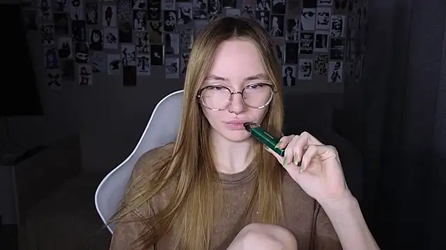 littlevildevil online show from 05-25-26, 07:40