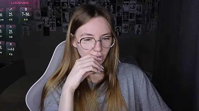 littlevildevil online show from 06-19-26, 07:58