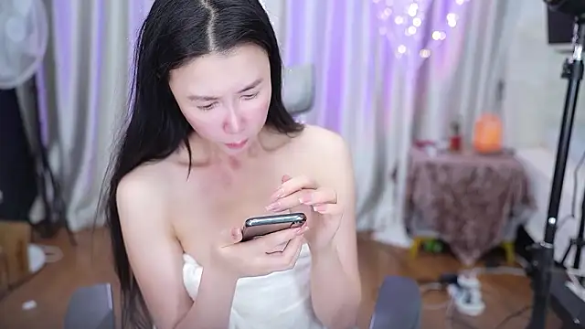 Snapshot of nono_babyy chatting on 02-14-26, 02:01 nono babyy online show from 02-14-26, 02:01