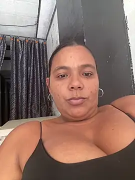 Snapshot of divalu chatting on 10-30-25, 05:54 divalu online show from 10-30-25, 05:54