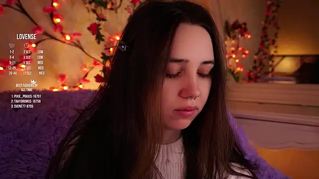 GillianDowdey online show from 11-05-25, 03:09