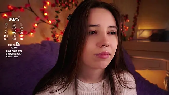 GillianDowdey online show from 11-11-25, 03:23