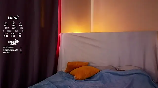 GillianDowdey online show from 09-28-25, 02:51