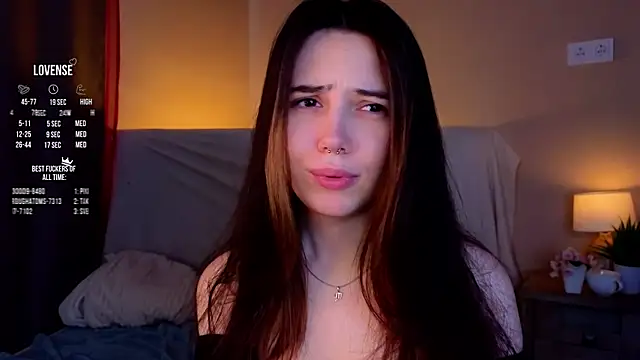 GillianDowdey online show from 10-10-25, 03:07