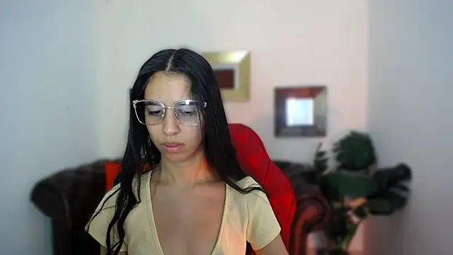 Snapshot of anna_alvarez chatting on 09-26-25, 12:01 anna alvarez online show from 09-26-25, 12:01