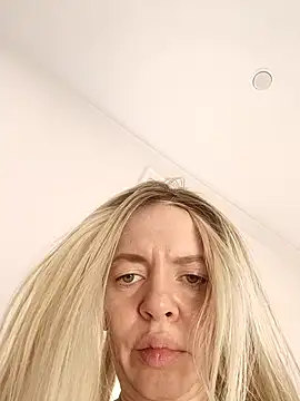 Juicymilfpussy online show from 02-10-25, 04:52