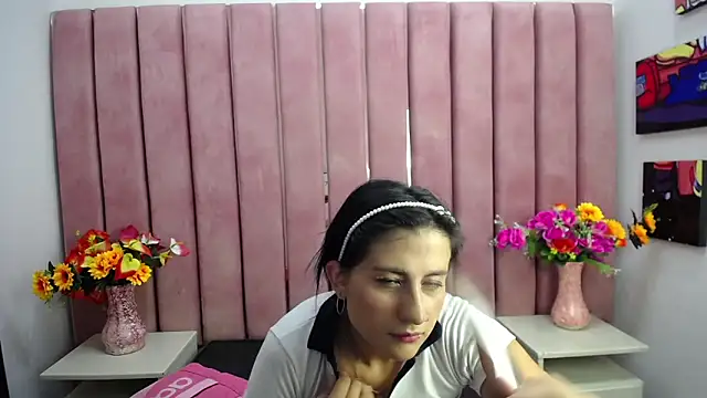 EmilyyEvans  online show from 12-16-24, 01:11