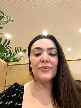 Sophie Eaton online show from 10-15-25, 08:06