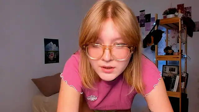 Snapshot of leazy_peazy chatting on 10-15-25, 06:54 leazy peazy online show from 10-15-25, 06:54