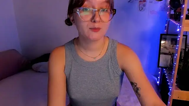 Snapshot of leazy_peazy chatting on 10-19-25, 07:00 leazy peazy online show from 10-19-25, 07:00