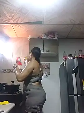 Snapshot of lupita_2023 chatting on 02-13-25, 06:05 lupita 2023 online show from 02-13-25, 06:05