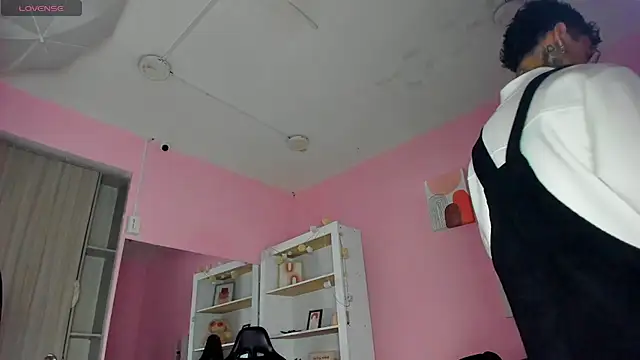 Ian Castillo  online show from 11-25-25, 11:21