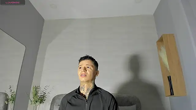 Ian Castillo  online show from 05-13-26, 11:06
