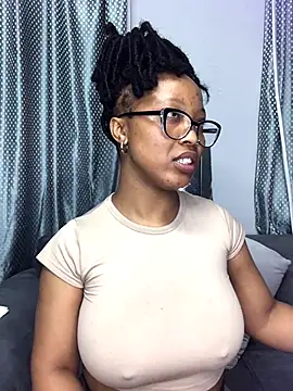 Snapshot of SZA_Doja chatting on 09-12-25, 09:36 SZA Doja online show from 09-12-25, 09:36