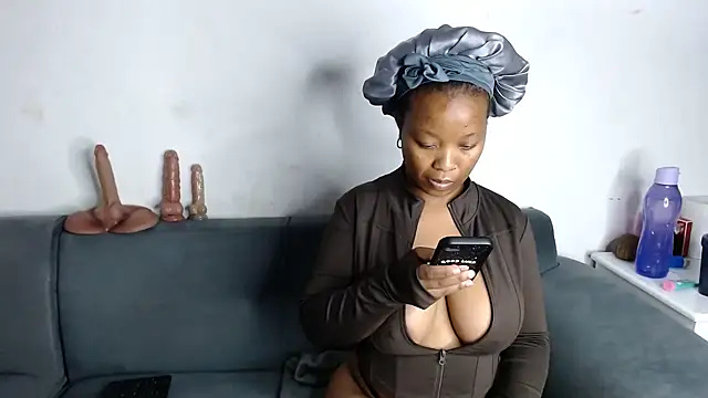 Snapshot of SZA_Doja chatting on 05-13-26, 10:06 SZA Doja online show from 05-13-26, 10:06